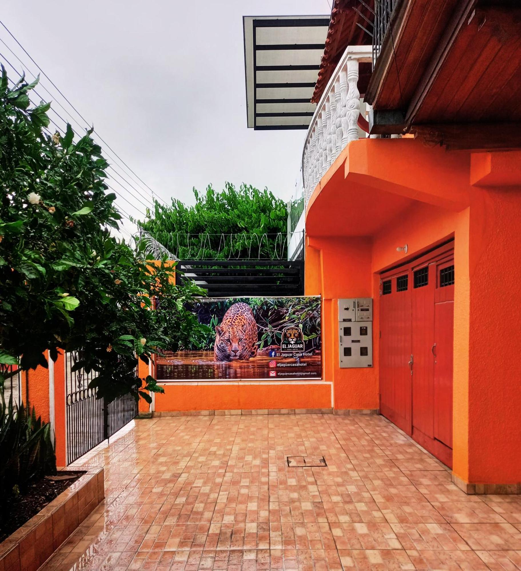 El Jaguar Casa Hotel Leticia Luaran gambar